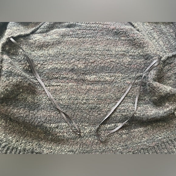 Aritzia Cardigan - Picture 6 of 13